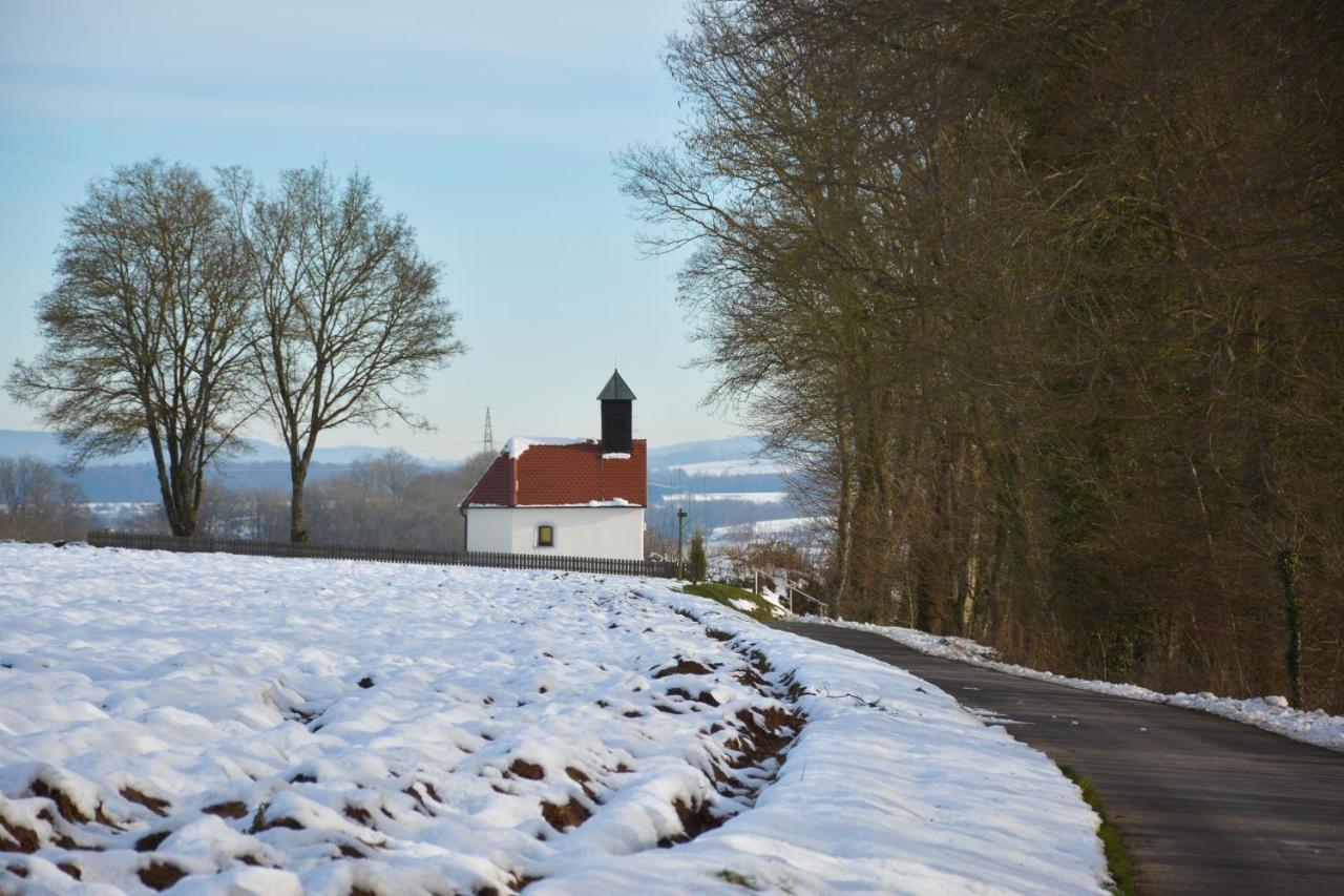 Landgasthof Falken Huttlingen Exterior foto