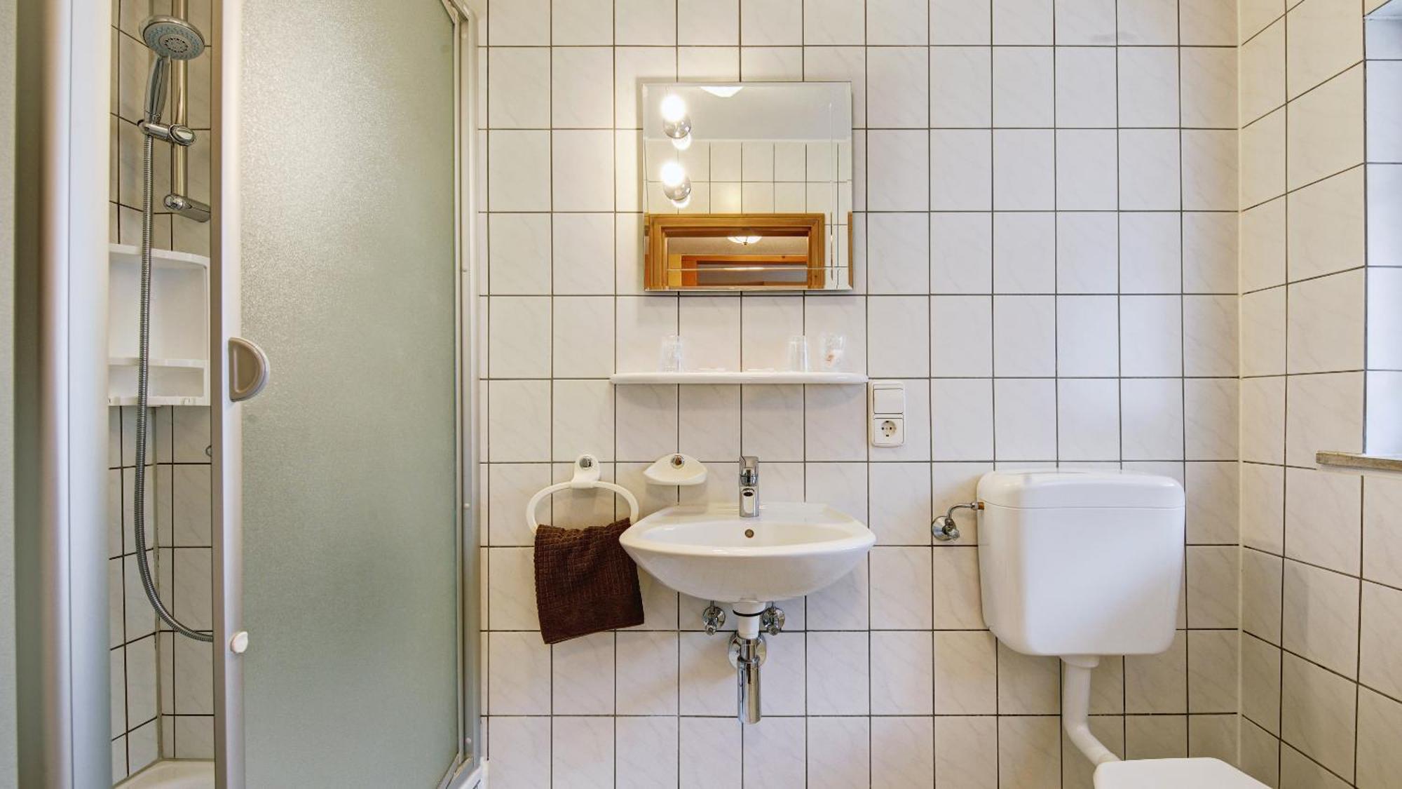 Landgasthof Falken Huttlingen Zimmer foto