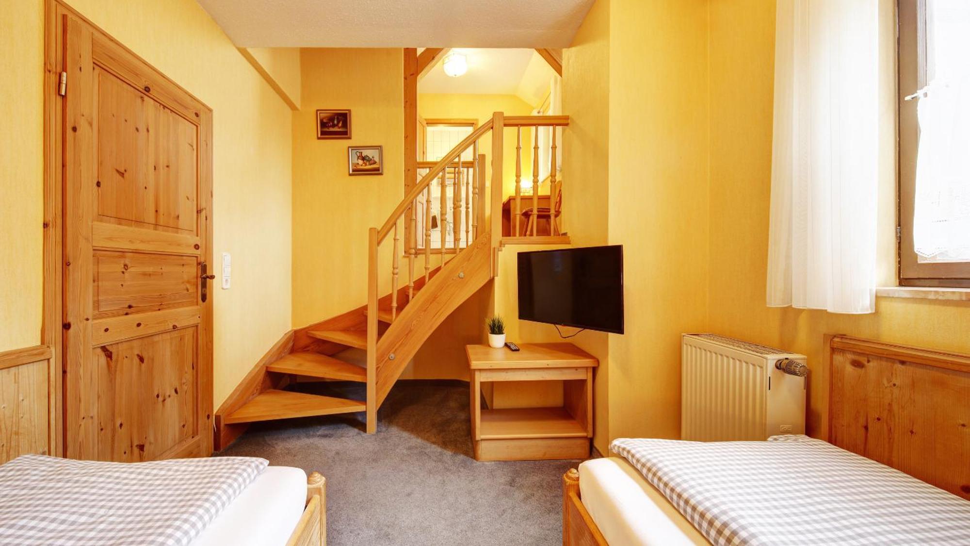 Landgasthof Falken Huttlingen Zimmer foto